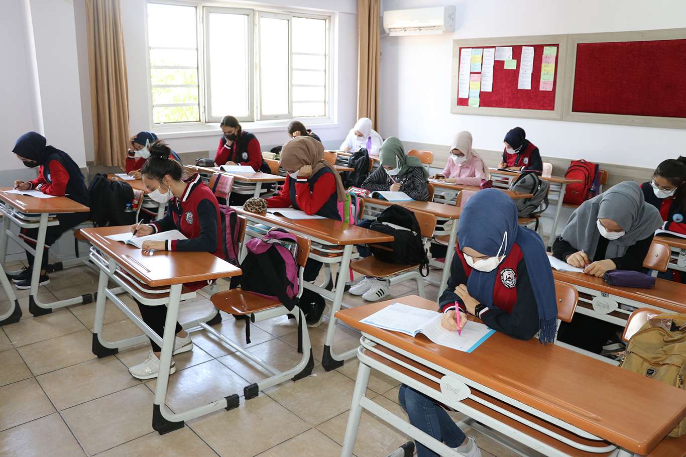 İmam hatip okulları başarılarıyla göz dolduruyor